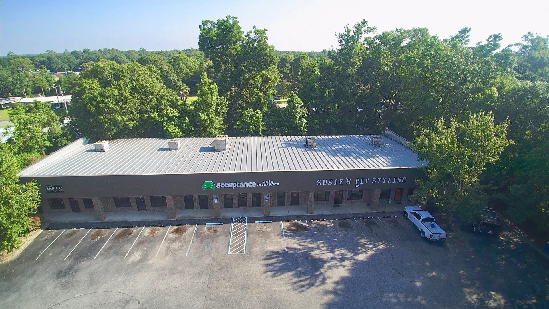 Fairfield Plaza multitenant center